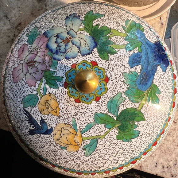 Unique Vintage White Floral Cloisonné large lidded container like new - Picture 5 of 12